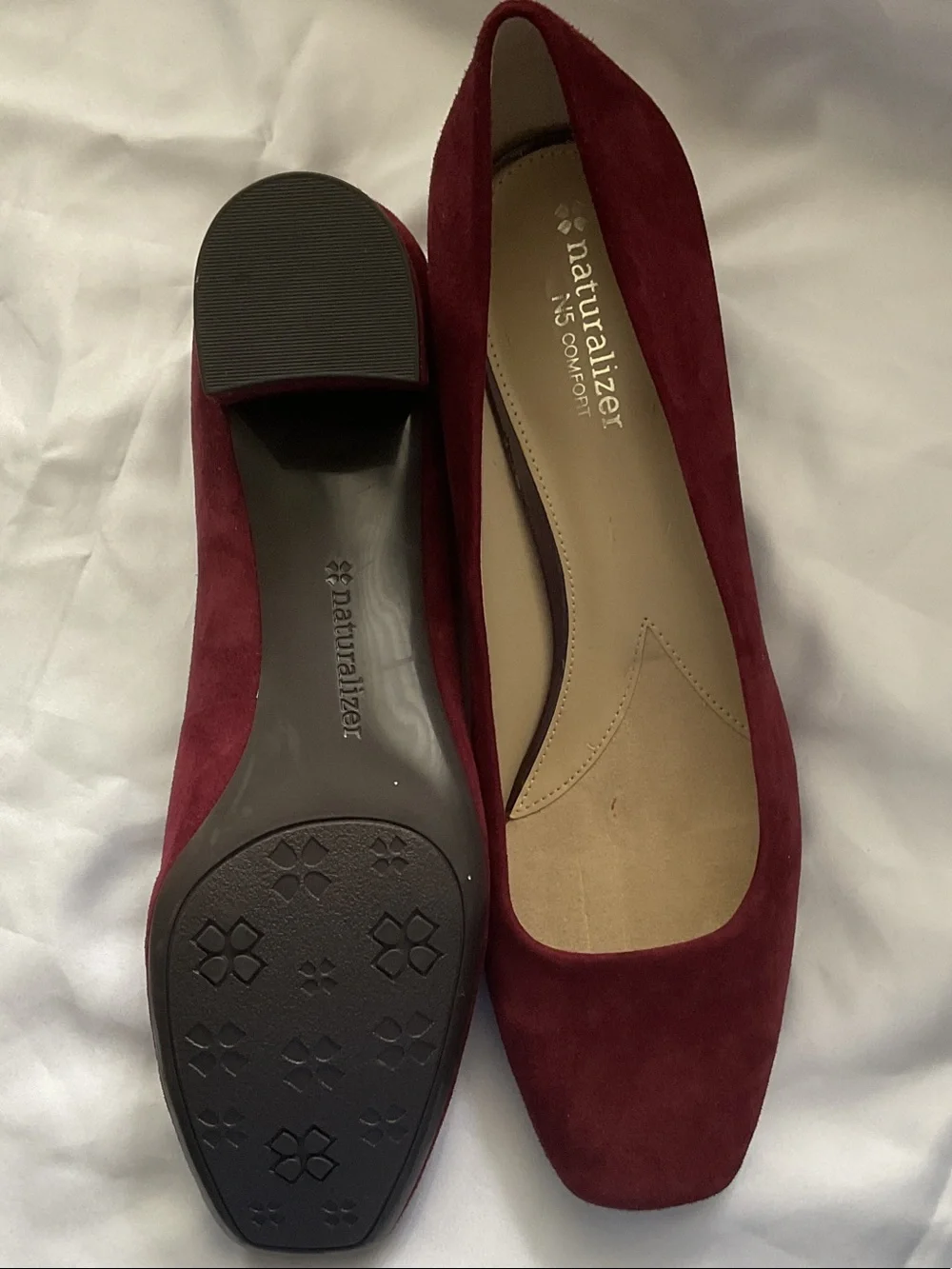 Naturalizer suede pumps